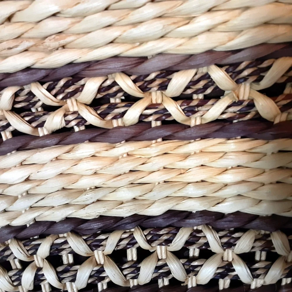 Scala Handcrafted Straw Tote - Picture 4 of 9